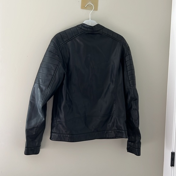 H&M Black Lightweight Jacket with Quilted Detailing - Picture 2 of 4
